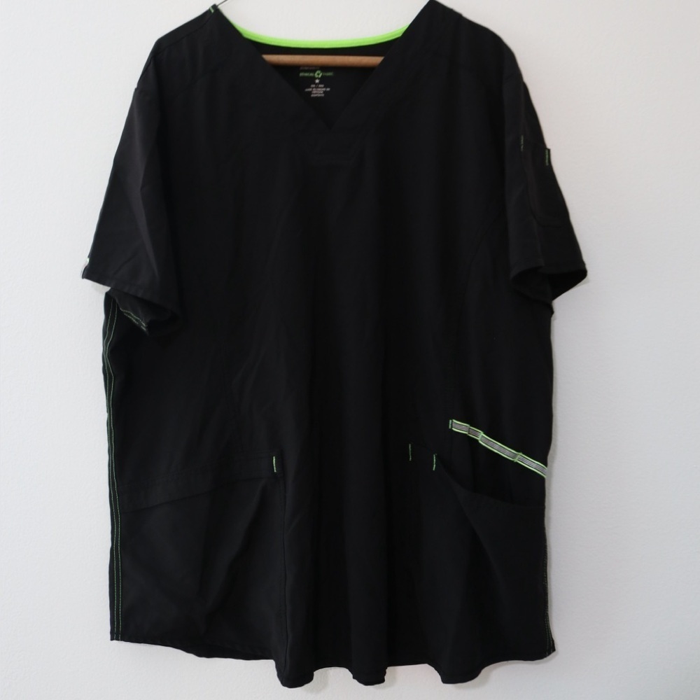 Scrubstar Women’s Black Set with Green Accents Size 2XL